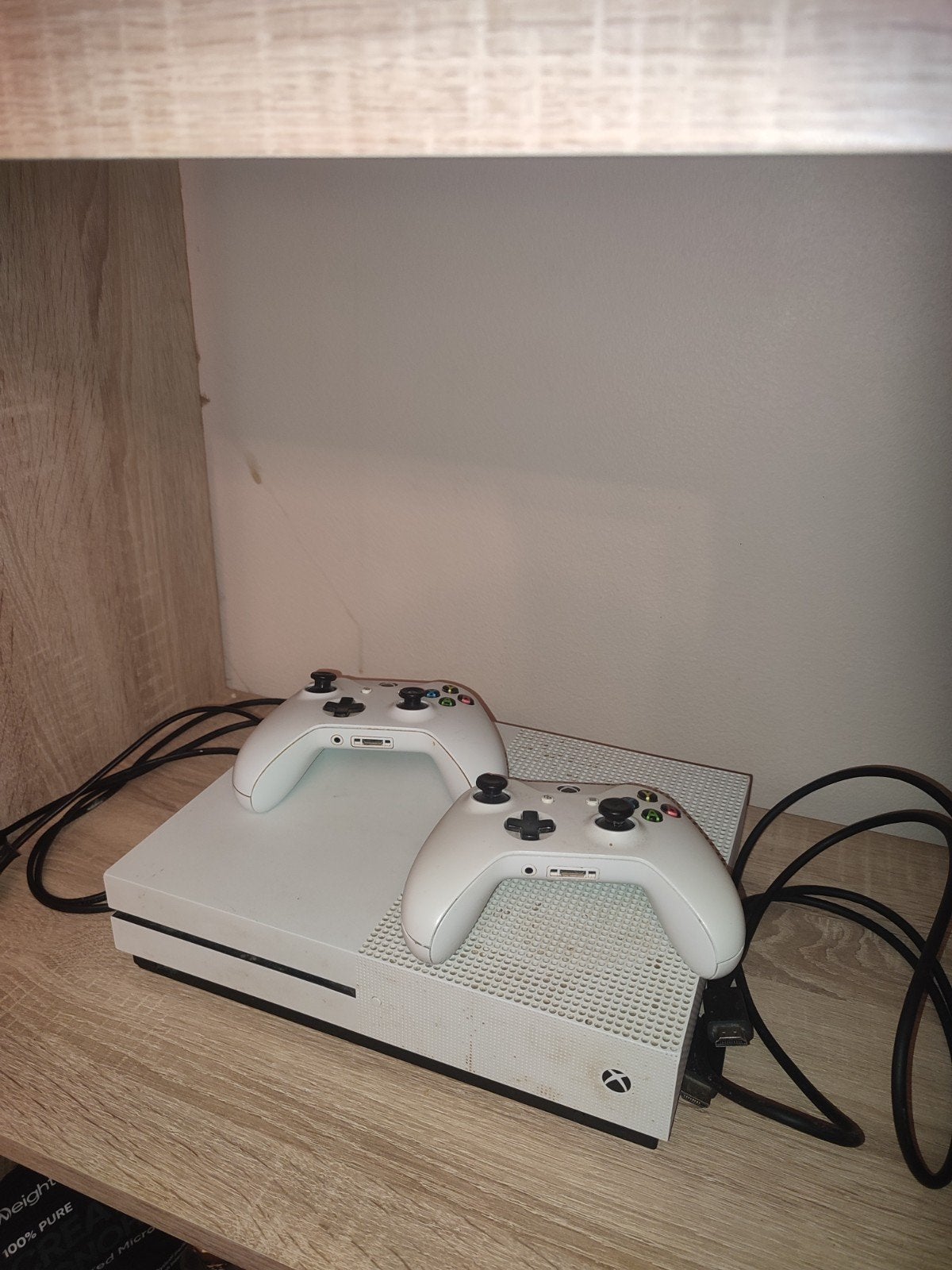 Xbox One S 500 Go + 2 manettes (à réparer) – Fonctionne parf, Games en Spelcomputers, Spelcomputers | Xbox One, Xbox One, Ophalen