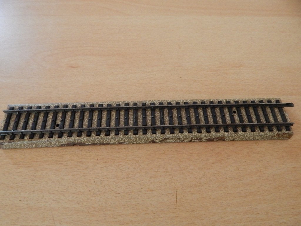 Märklin M-Rail 3900D1/1 (1953-1956) Lengte 224mm, Wisselstroom, Rails, Ophalen of Verzenden, Zo goed als nieuw