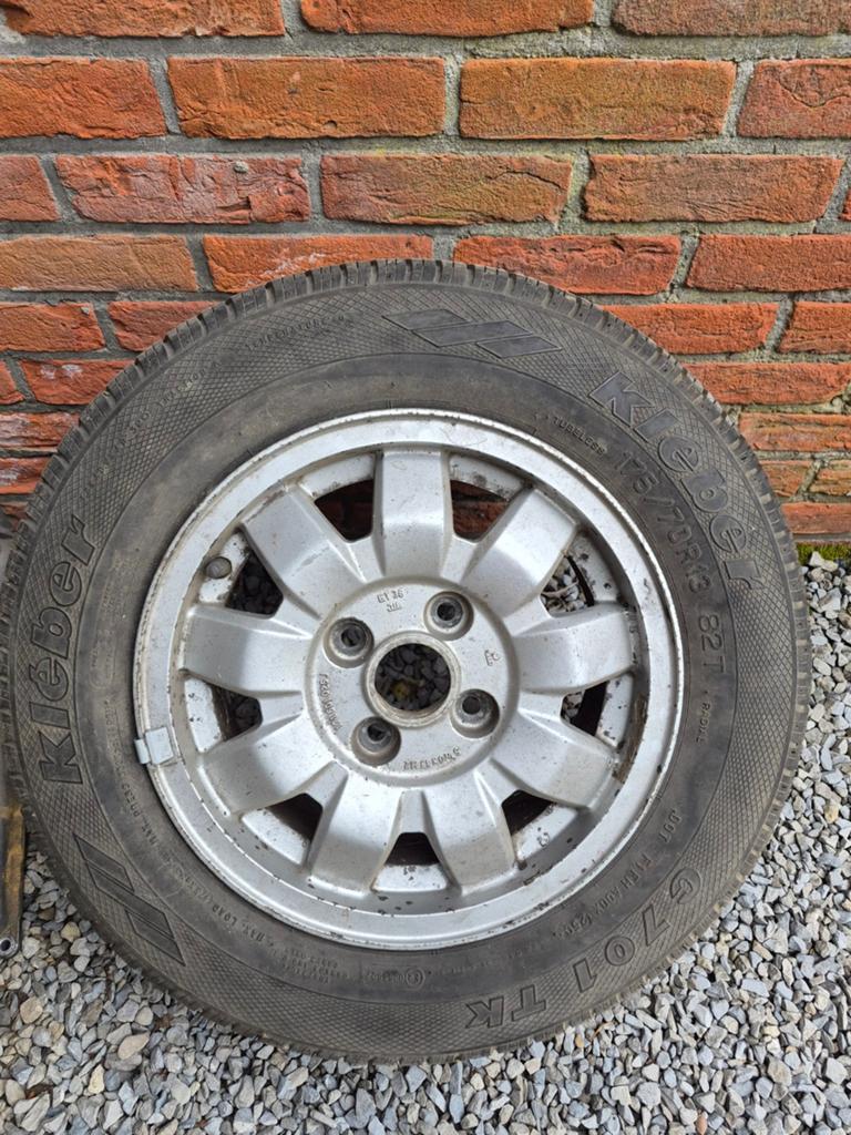 Kit de jantes Volkswagen Golf 2 4x100 « Tarantula », Enlèvement, 13 pouces, Pneu(s)