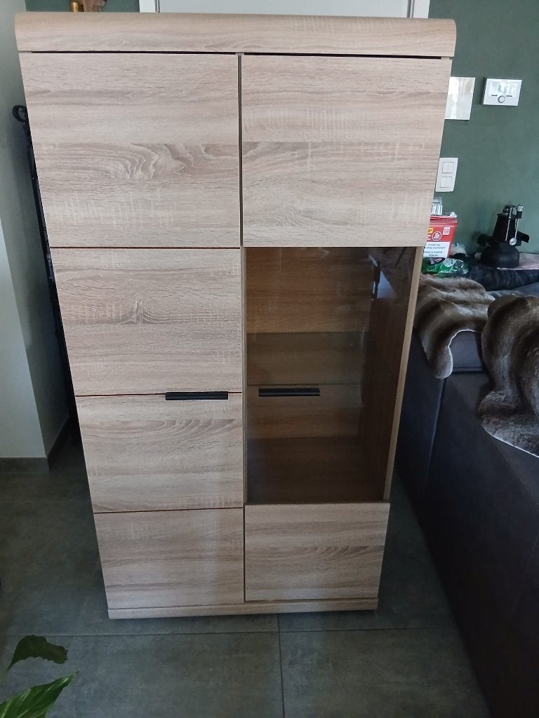 Vitrinekast, Ophalen, Met deur(en), 100 tot 150 cm, Zo goed als nieuw