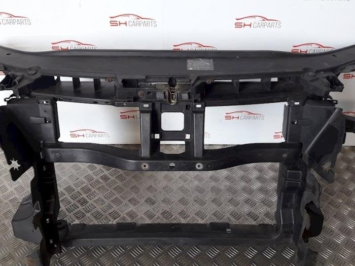 Panneau avant d'un Volkswagen Passat, Volkswagen, -, 3 mois de garantie, Utilisé