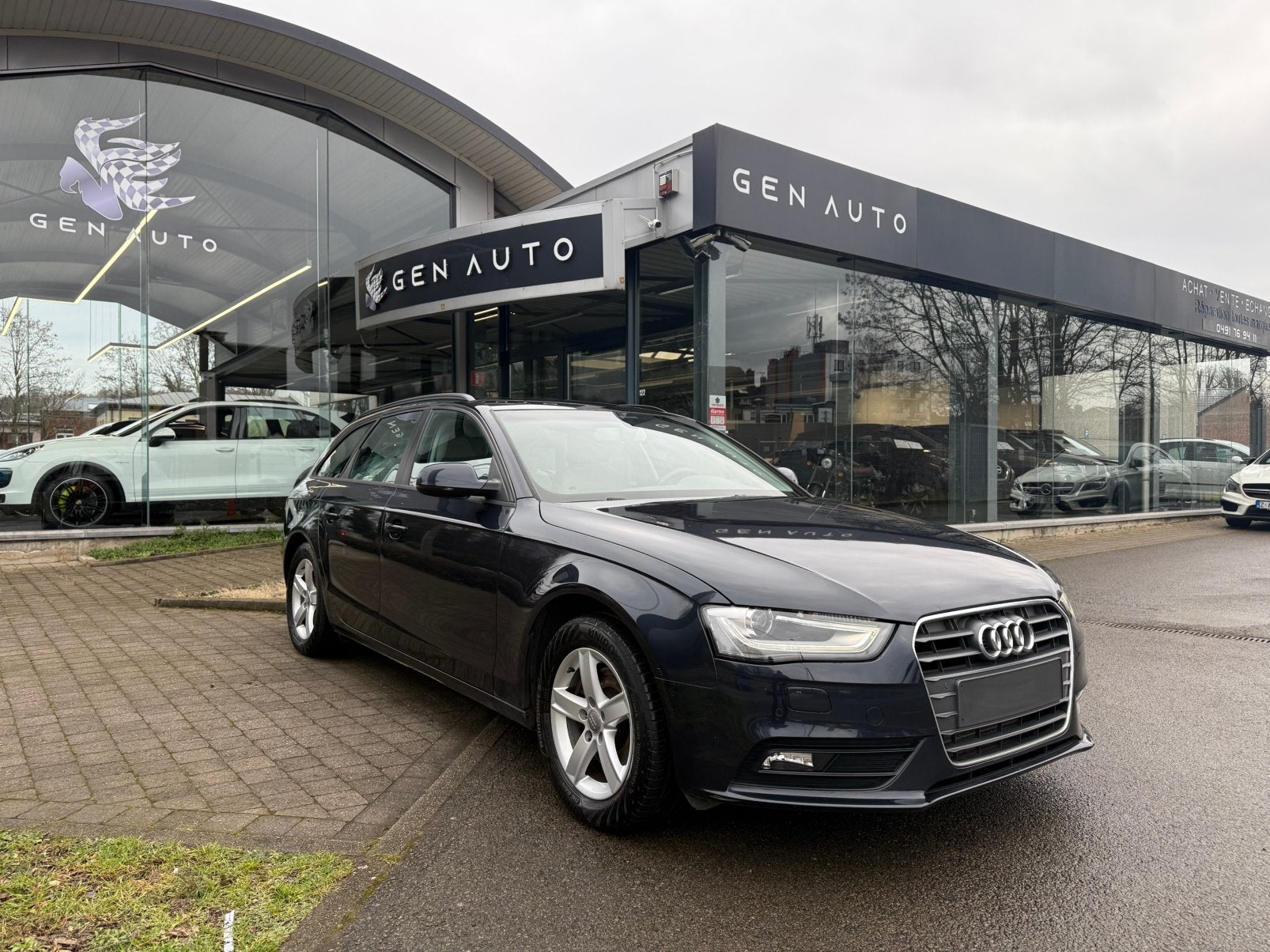 Audi A4 Avant 2.0 TDi Automaat * 12 MAANDEN GARANTIE*, Auto's, Beige, 4 cilinders, Blauw, A4