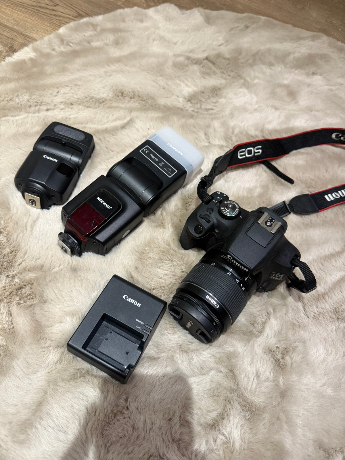Canon EOS 2000d, Enlèvement ou Envoi, Comme neuf, Canon