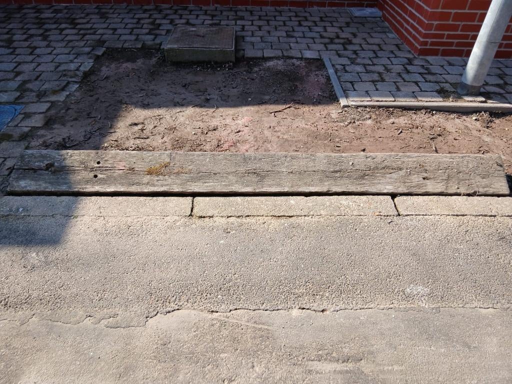 2 treinbilzen gratis, Tuin en Terras, Ophalen, Gebruikt, Hout, Biels