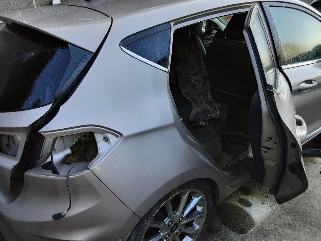 AILE ARRIÈRE DROIT Ford Fiesta 7 (01-2017/07-2023), Utilisé, Arrière, Ford, Garde-boue