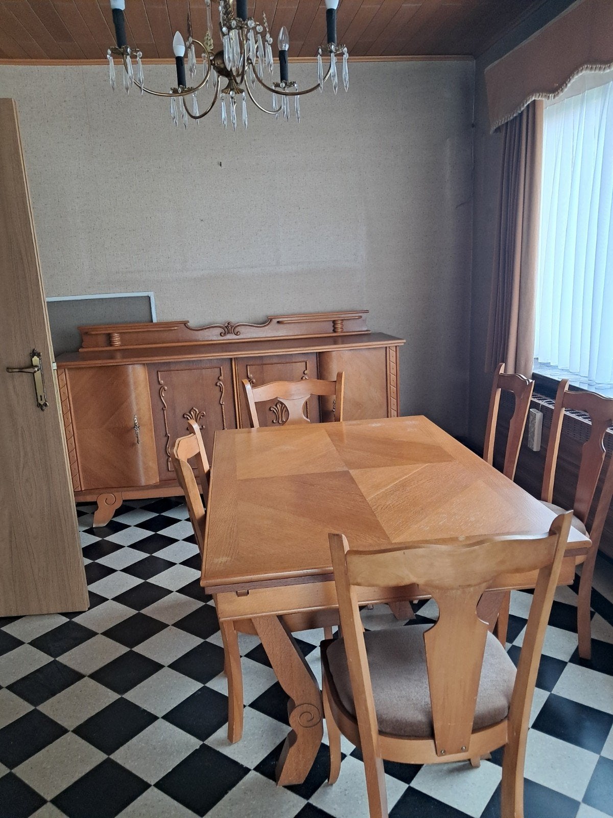 eetkamer jaren 60, Ophalen