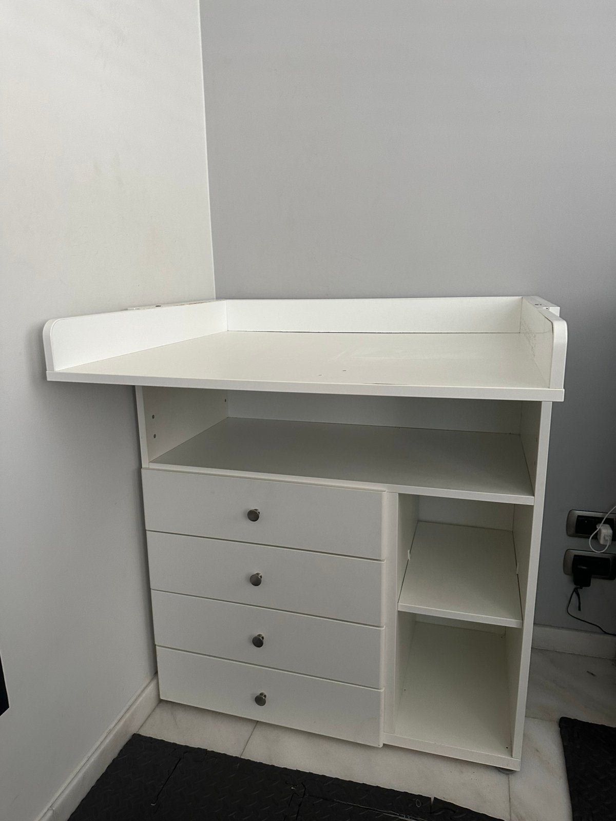 Handige witte verzorgingstafel met 4 schuiven, Ophalen, Gebruikt, 70 cm of meer, 75 tot 100 cm