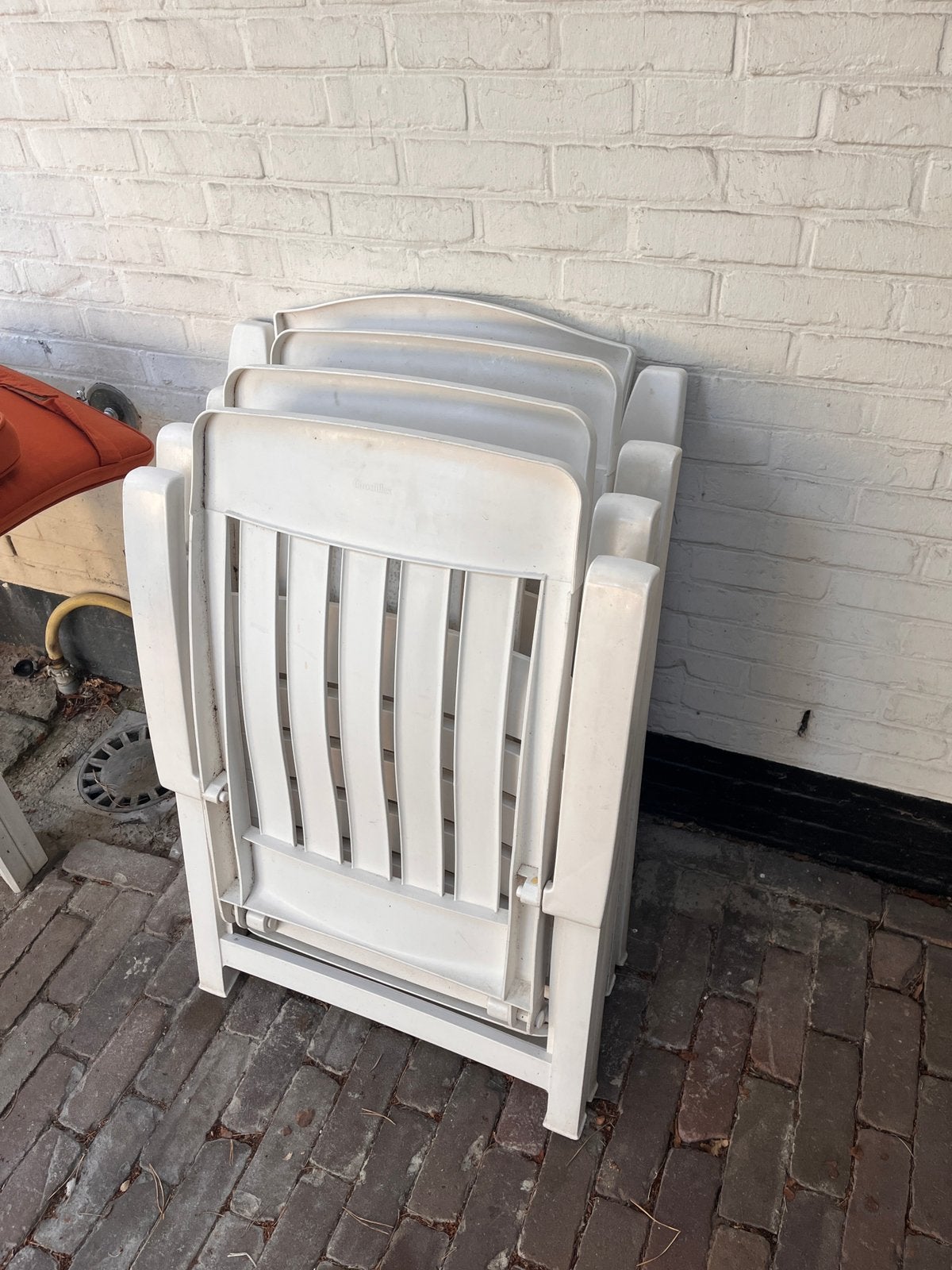 Gratis plastieken tuintafel+stoelen, Huis en Inrichting, Ophalen, Gebruikt