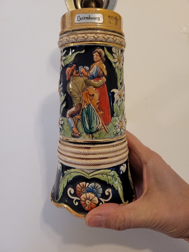 Ancienne boîte à musique Beer Stein  - Luxembourg, Enlèvement