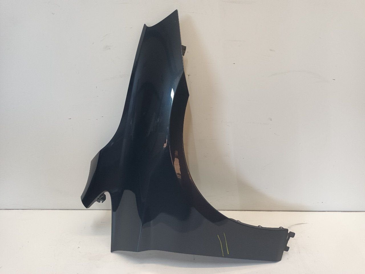 Spatbord rechts voor BMW 2 serie, Onderdelen@venauto.nl, Van der Ven Autorecycling B.V., Ettenseweg 76, 4706 PB Roosendaal, The Netherlands