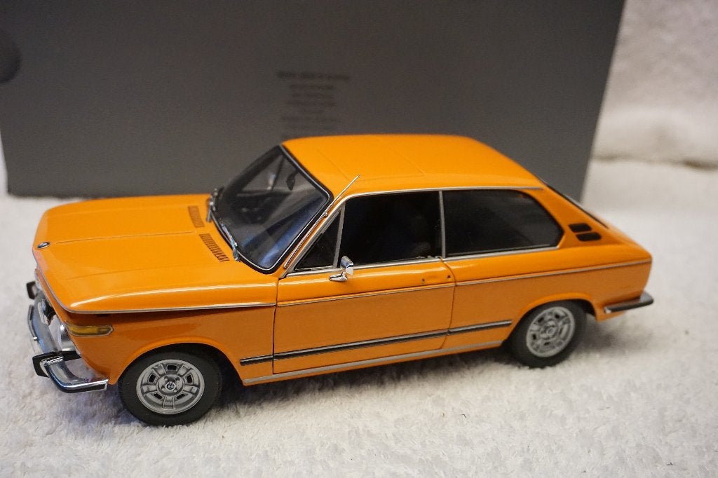 BMW 2002TII TOURING ORANGE MINICHAMPS 1:18 80430145824', Hobby en Vrije tijd, Ophalen of Verzenden, Gebruikt, Auto, MiniChamps