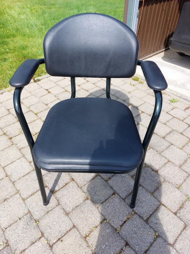 Stoel voor sanitair gebruik, Ophalen, Zwart