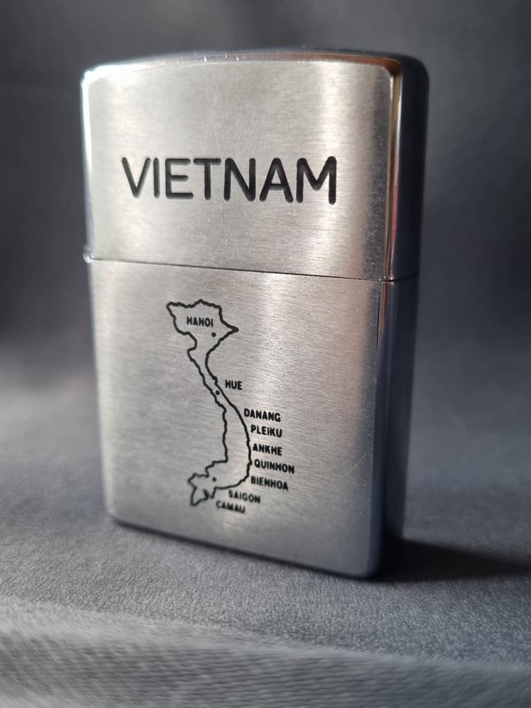 Briquet Zippo Vietnam 2000, Envoi, Comme neuf, Briquet