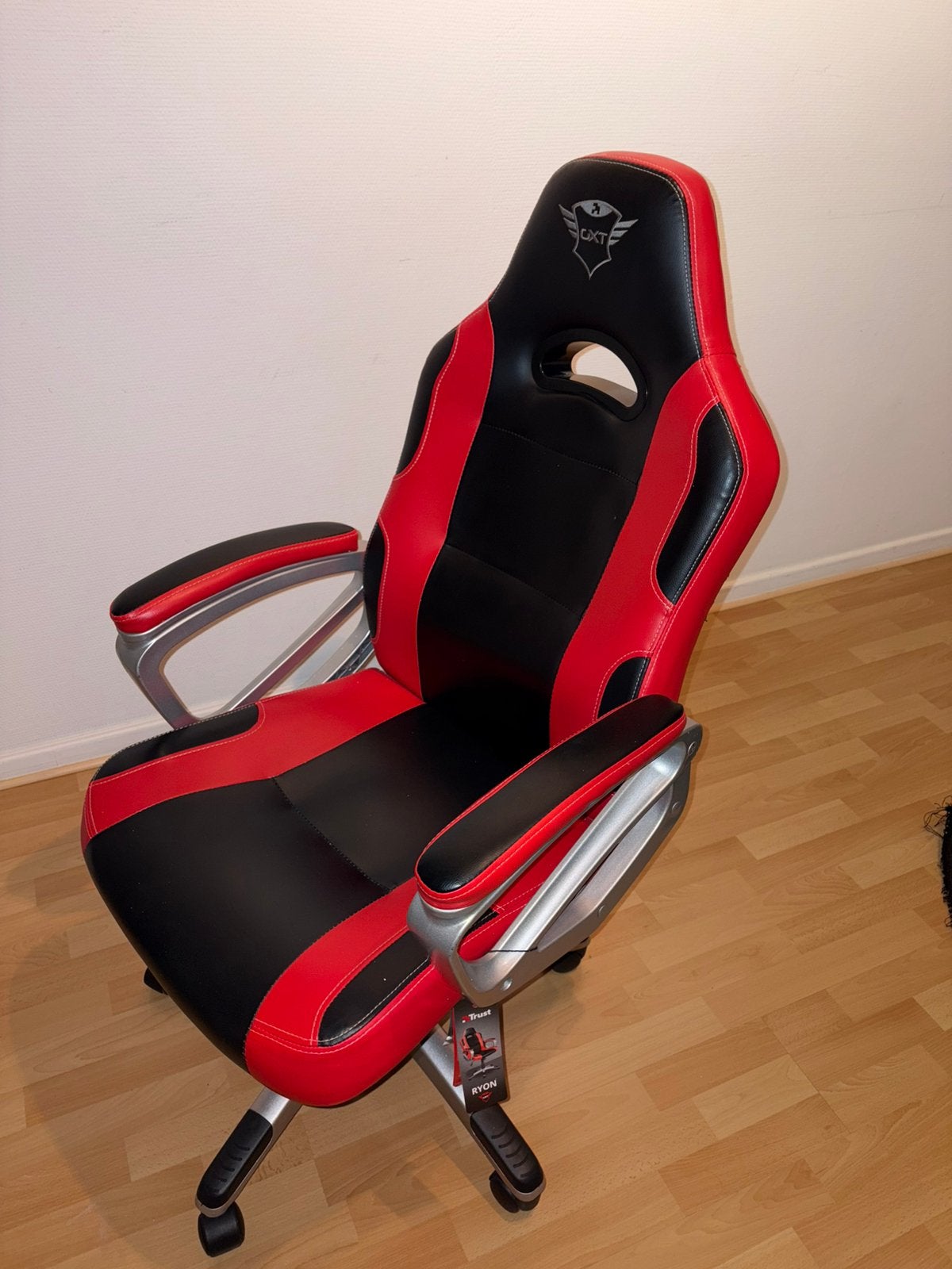 Chaise gaming a vendre, Enlèvement, Comme neuf, Rouge