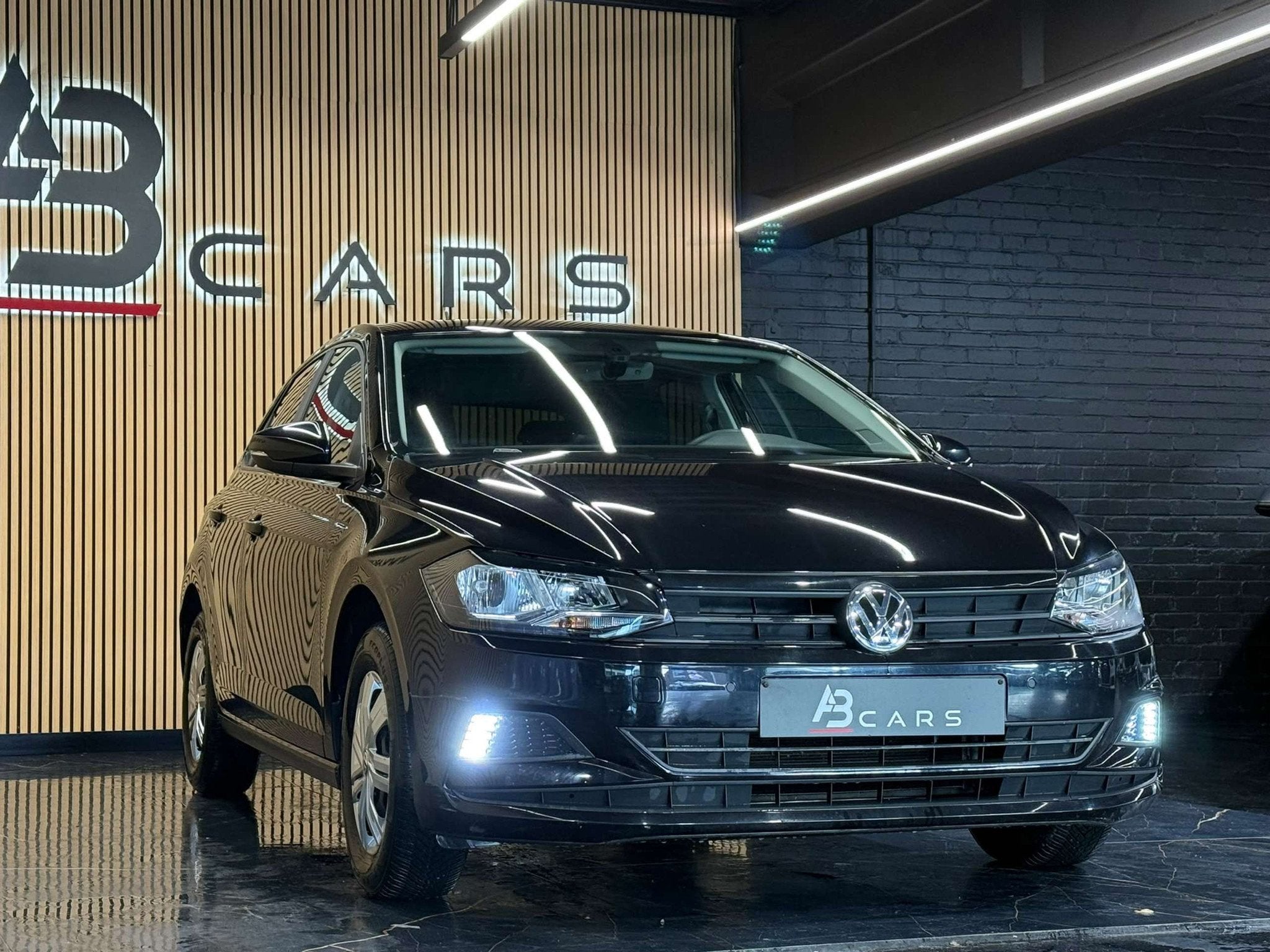 Volkswagen Polo 1.0I 5 PORTES * GARANTIE 12 MOIS *, Autos, Volant multifonction, Achat, Euro 6, Entreprise