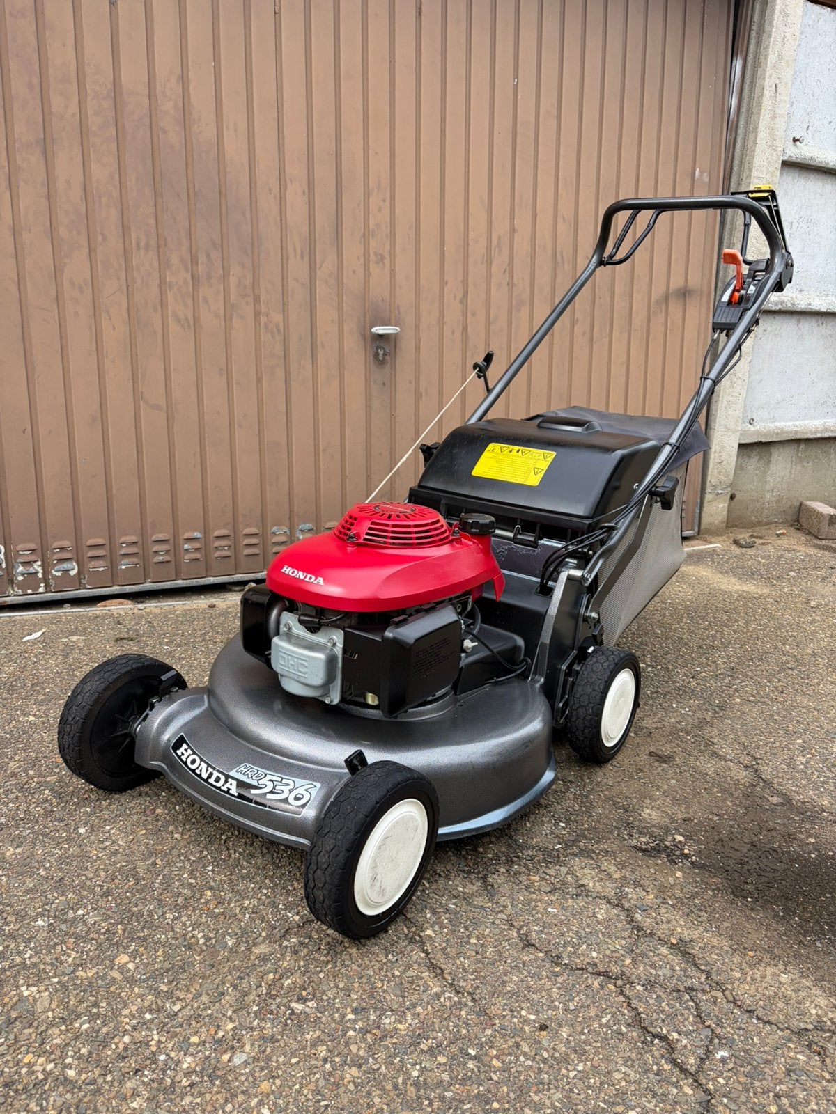 Grasmaaier Honda 536 hydrostatic zelftrekker., Jardin & Terrasse, Tondeuses à gazon, Tondeuse rotative, Bac de ramassage, Tondeuses à gazon à essence