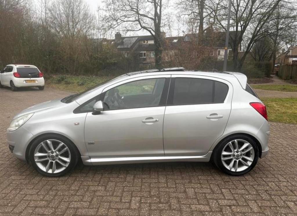 Opel Corsa OPC, Auto's, Voorwielaandrijving, 1063 kg, 4 cilinders, Parkeersensor