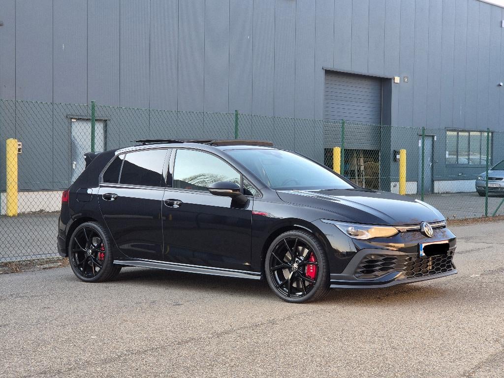 Volkswagen golf mk8 gti clubsport full option, Auto's, Volkswagen, Parkeerassistent, 4 cilinders, Alcantara, Zwart