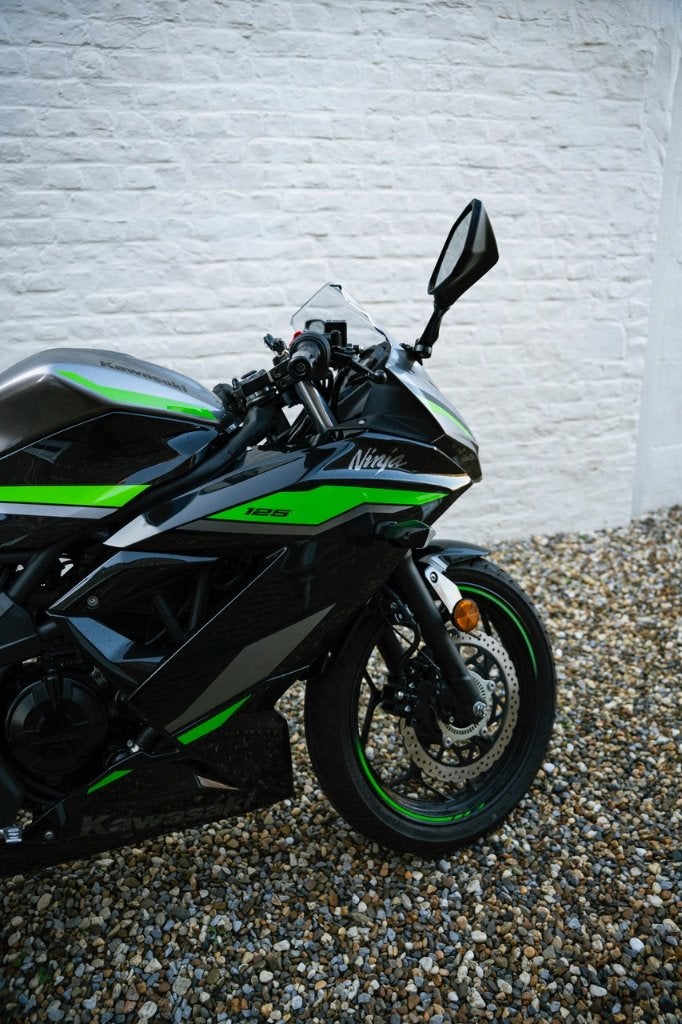 Kawasaki Ninja 125cc (2024), Motoren, 125 cc, 11 kW of minder, Handgeschakeld, Minimaal motorrijbewijs A1