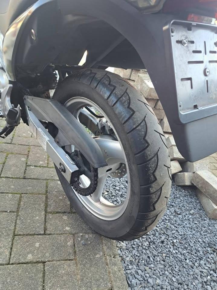 honda varadero 125cc, bien lire :pas de prix en dessous, Motos, Motos | Honda, Tourisme, Occasion, 125 cm³, 2 cylindres