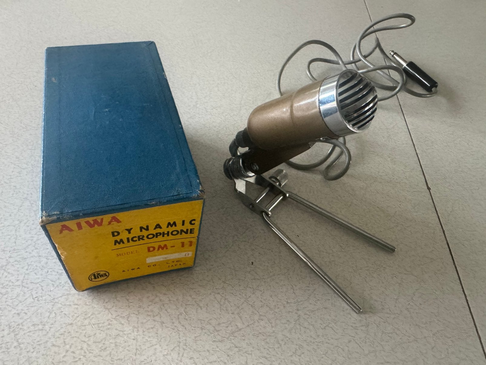 Microphone muziekspeler retro, Hobby en Vrije tijd, Elektronica-componenten, Ophalen, Zo goed als nieuw