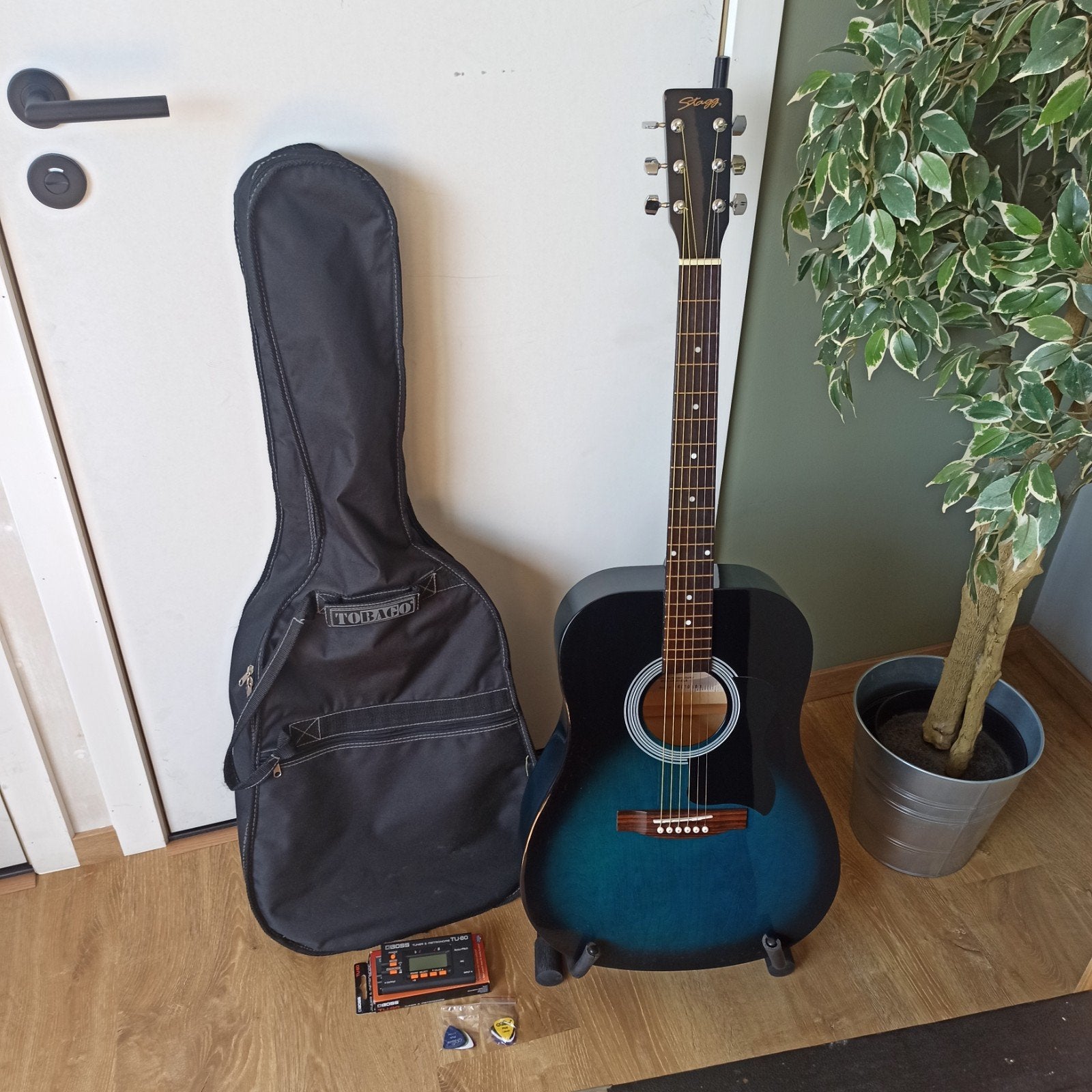 Stagg SW201BLS western gitaar + Accessoires, Ophalen of Verzenden, Gebruikt, Western- of Steelstringgitaar, Met koffer