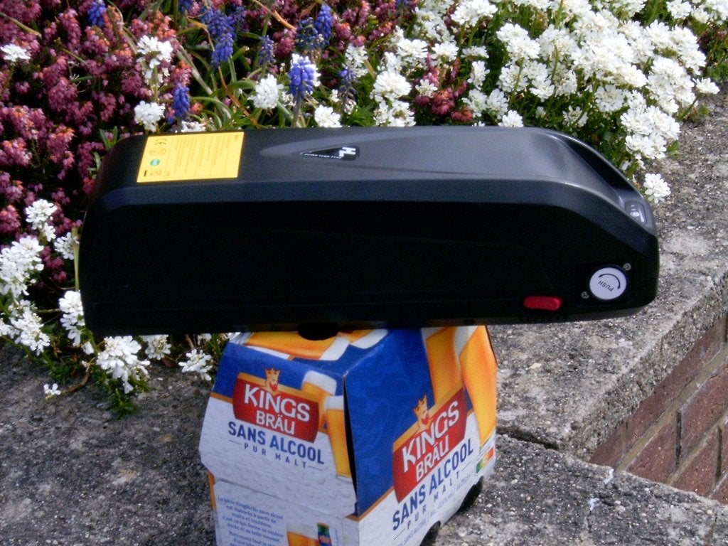 Batterie de vélo 36 volts 20 ah avec chargeur neuve ., Vélos & Vélomoteurs, Enlèvement, Neuf