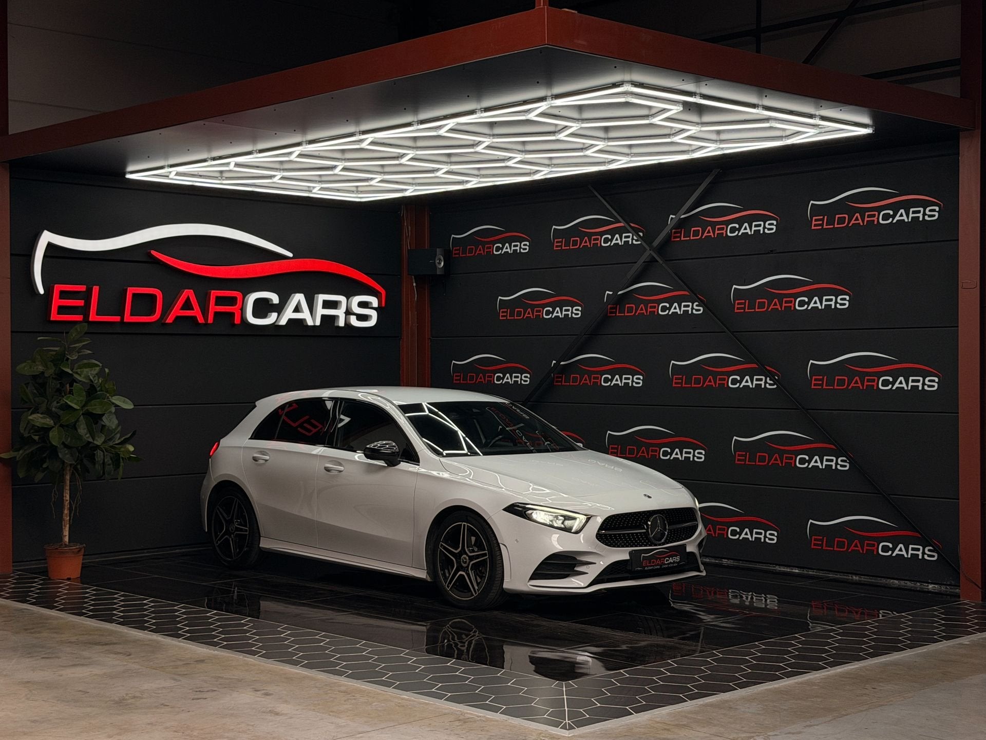 Mercedes A 200 D AMG-Pack/Automaat/Garantie*, 1490 kg, Gebruikt, Euro 6, Bedrijf