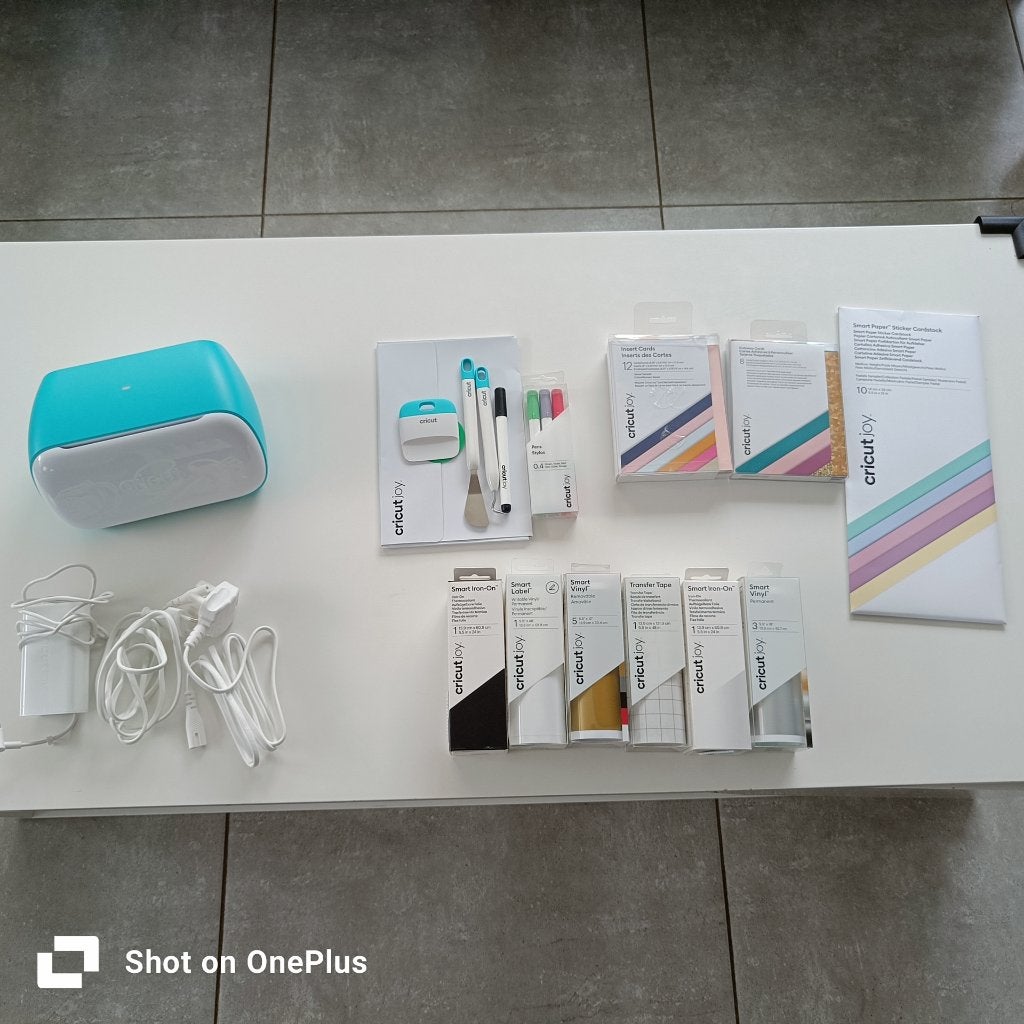 Cricut Joy - Machine Gift Bundle + extra's (goede staat), Hobby en Vrije tijd, Ophalen, Overige thema's, Zo goed als nieuw, Overige materialen