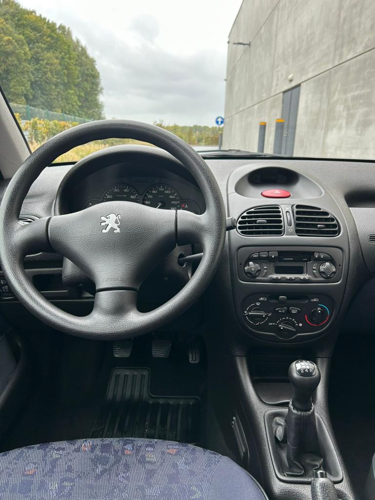 Peugeot 206 1.1 44kw benzine bj 2000 km89600 1j garantie, Auto's, Peugeot, Emergency brake assist, Bedrijf, Handgeschakeld, 5 deurs