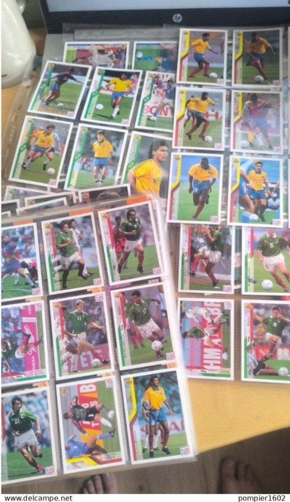 Plus ou moins 250 photos cartonnée joueur de football, Divers, Enlèvement ou Envoi, Comme neuf