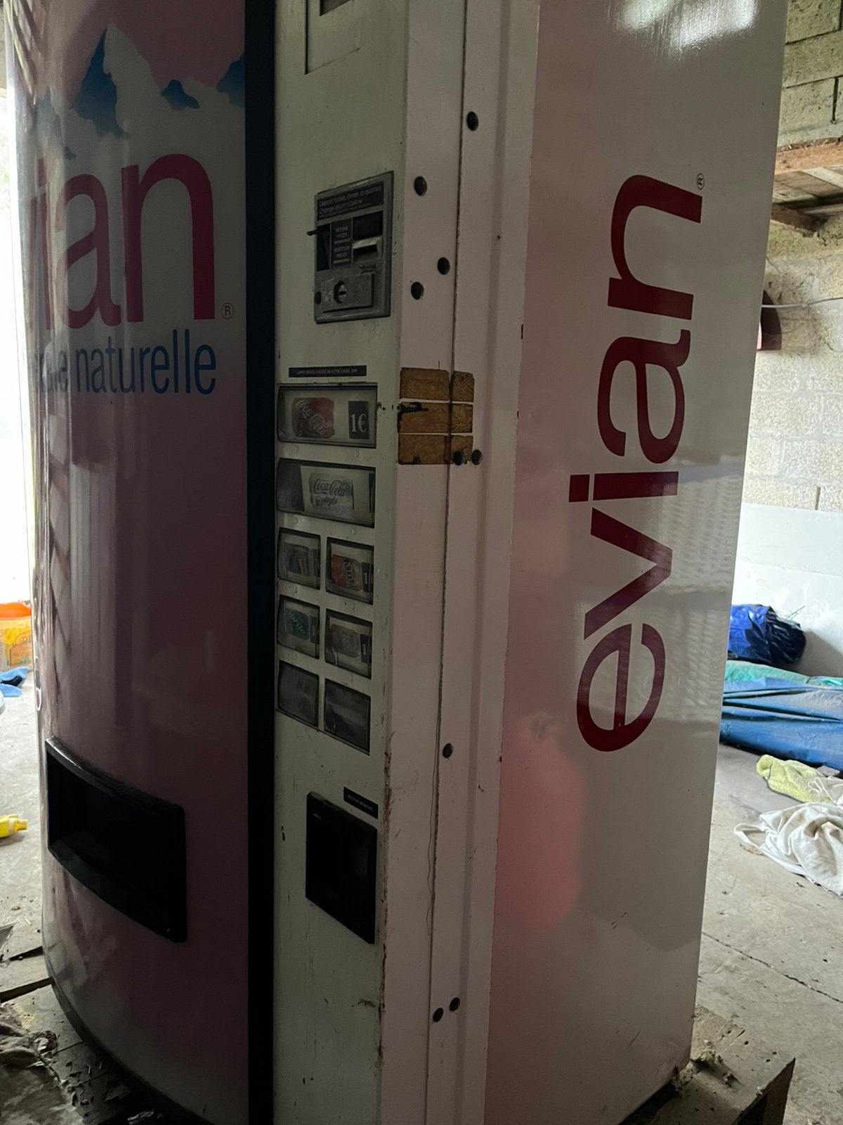 À donner gratuitement Distr automatique de boissons, Enlèvement