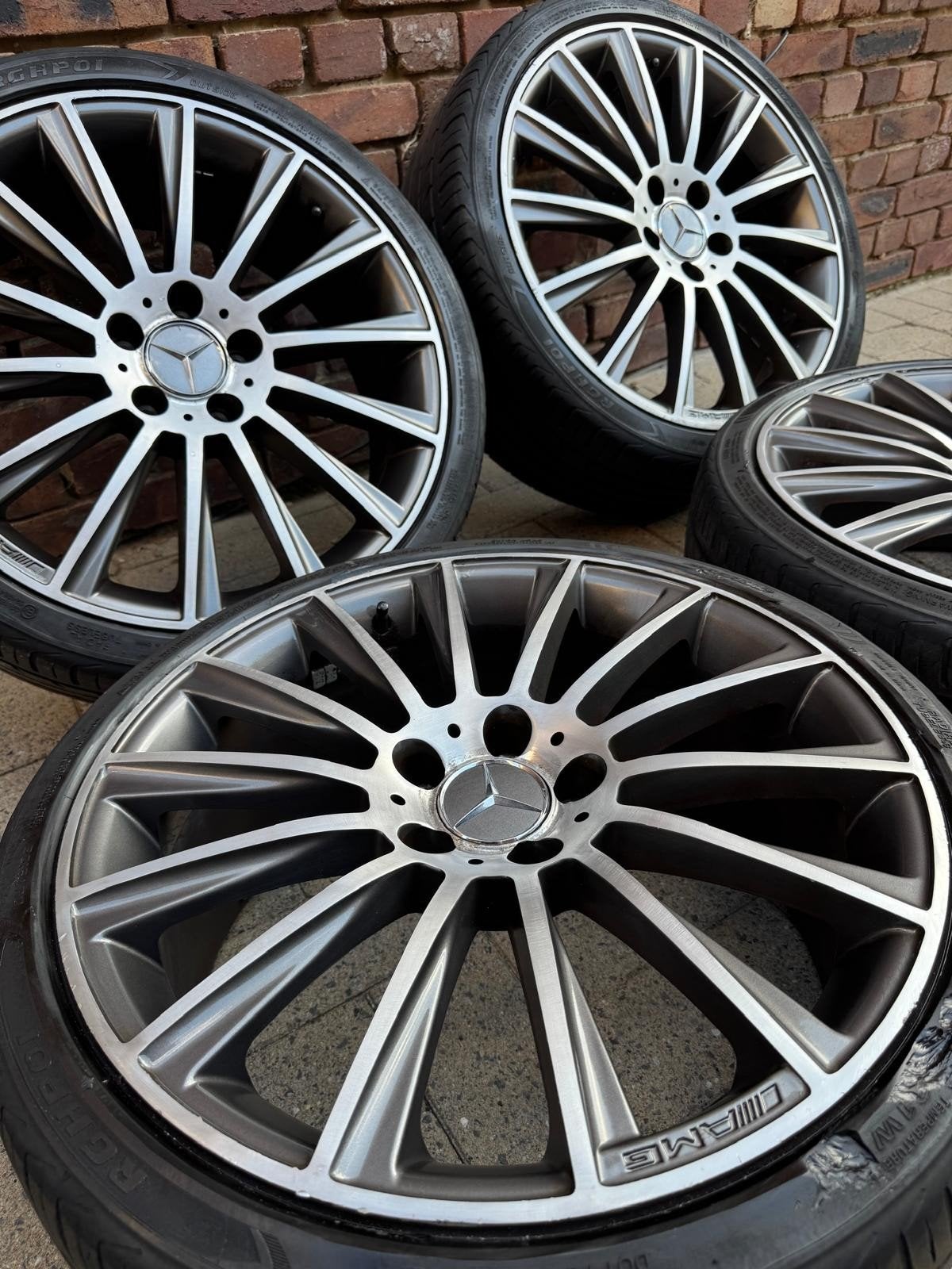 /AMG 19" ORIGINELE BREEDSET (2x7,5/2x8,5)

235/35/19
5x112
E, Auto-onderdelen, Banden en Velgen, Ophalen