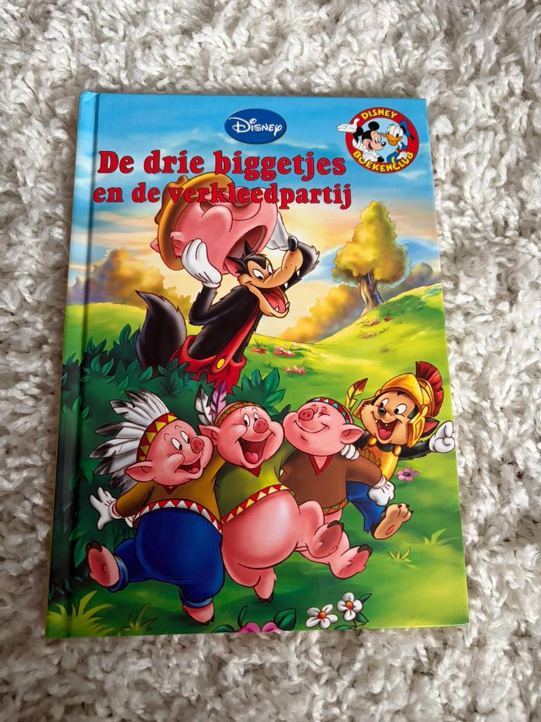 Disney boekenclub - De drie biggetjes en de verkleedpartij, Ophalen of Verzenden, Gelezen, Jongen of Meisje, Fictie algemeen