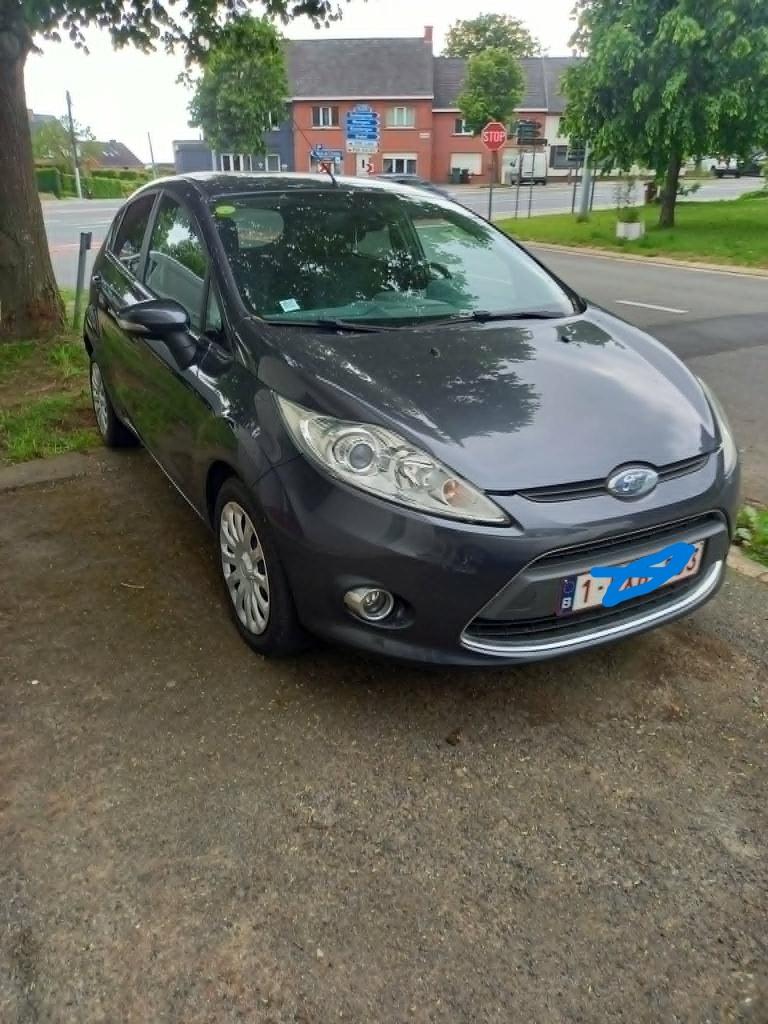 ford fiesta 1.3 benzine gekeurd, Auto's, Voorwielaandrijving, Stof, Zwart, 4 cilinders