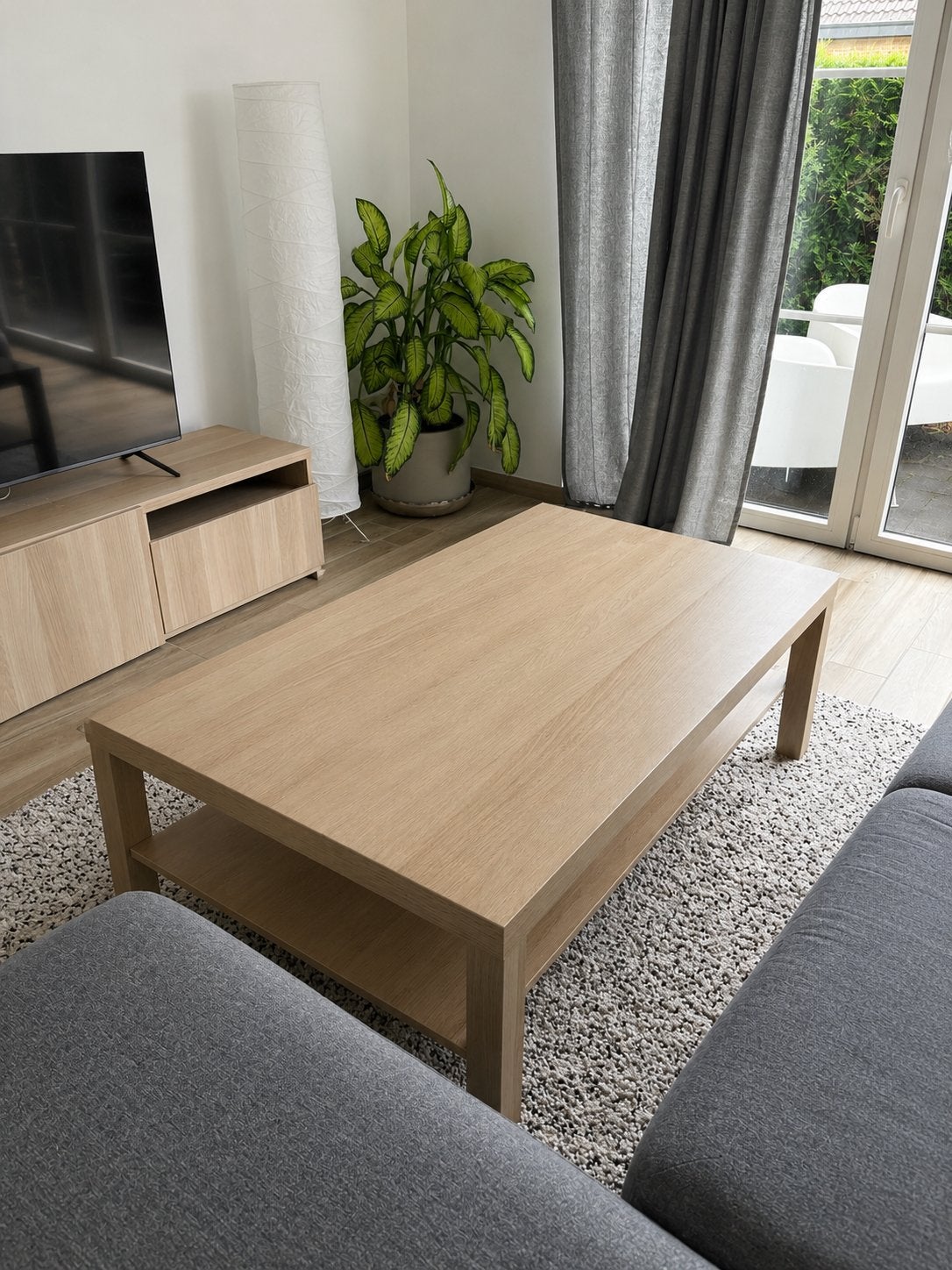 Moderne salontafel in eiklook met extra opbergruimte, Huis en Inrichting, Ophalen, Zo goed als nieuw, Rechthoekig