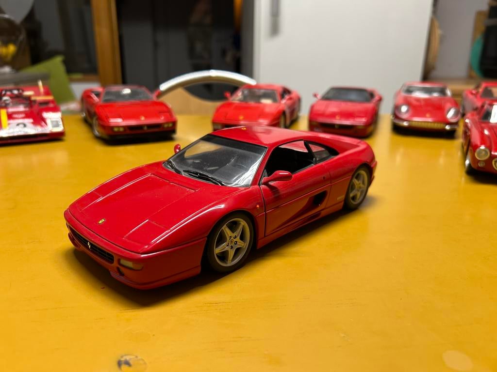 Ferrari f355, Enlèvement, Comme neuf, UT Models