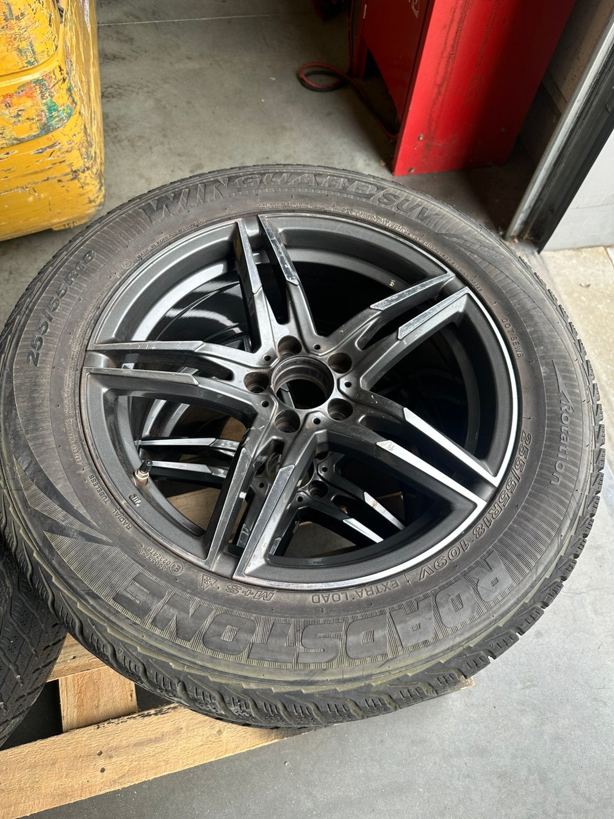Winterbanden GLC Mercedes, Auto-onderdelen, Ophalen, Winterbanden, Band(en)
