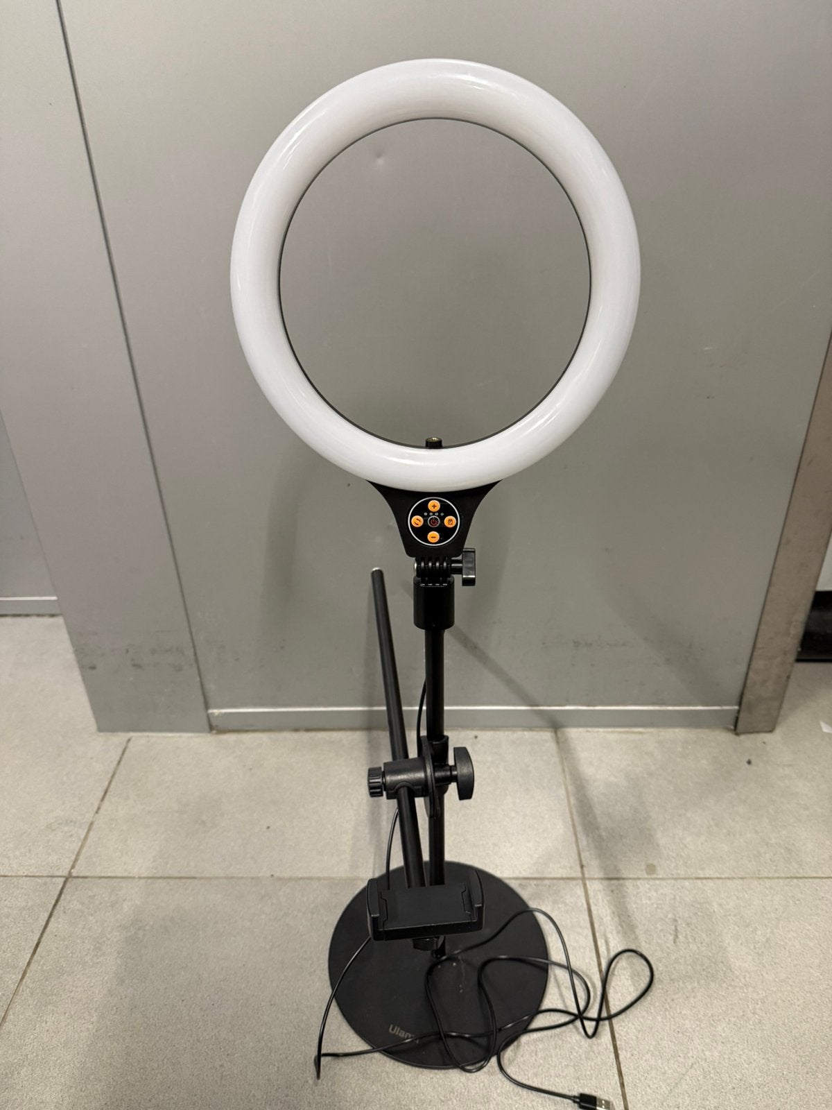 Sociaal media lamp + telefoonhouder, Ophalen, Zo goed als nieuw, Telefoonhouder