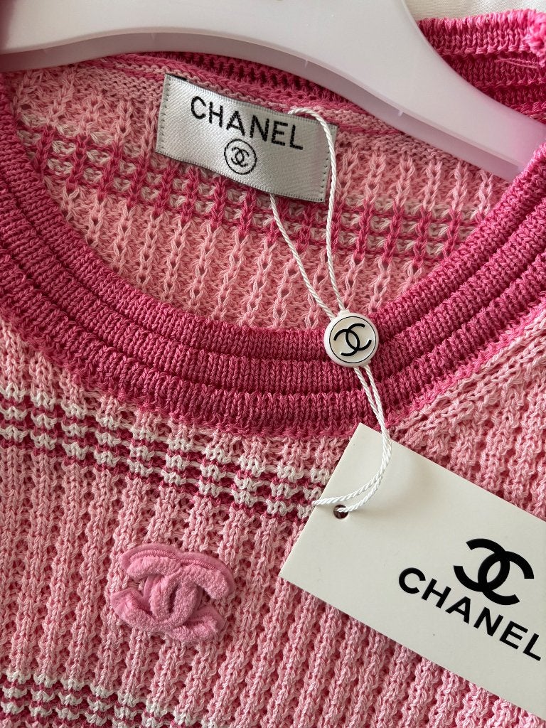 Chanel top nieuw, Vêtements | Femmes, Enlèvement ou Envoi
