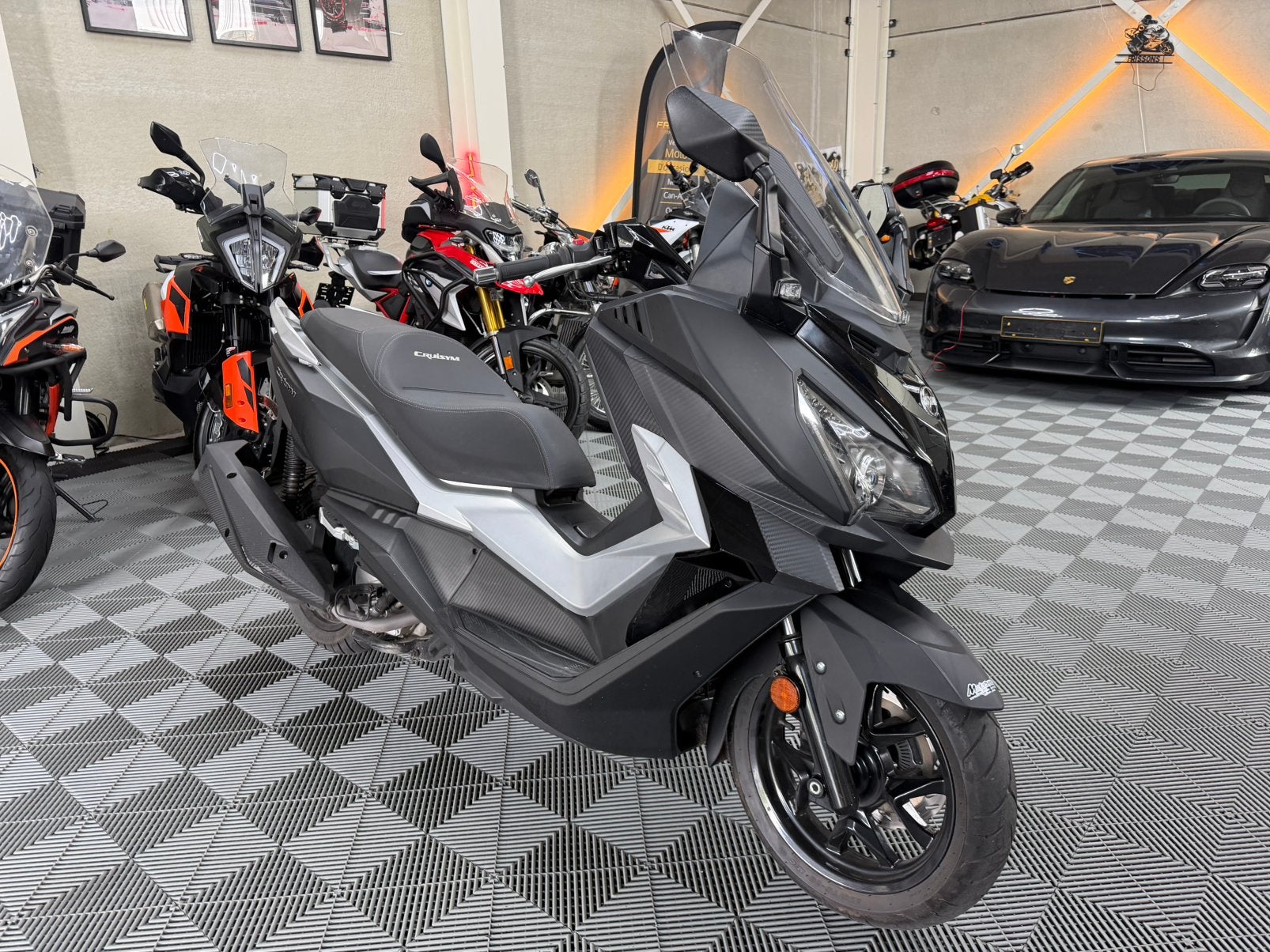 SYM CRUISYM 300 * GARANTIE * 2021 * CT ok, Fietsen en Brommers, Scooters | SYM, Gebruikt, Overige modellen, Benzine, Ophalen
