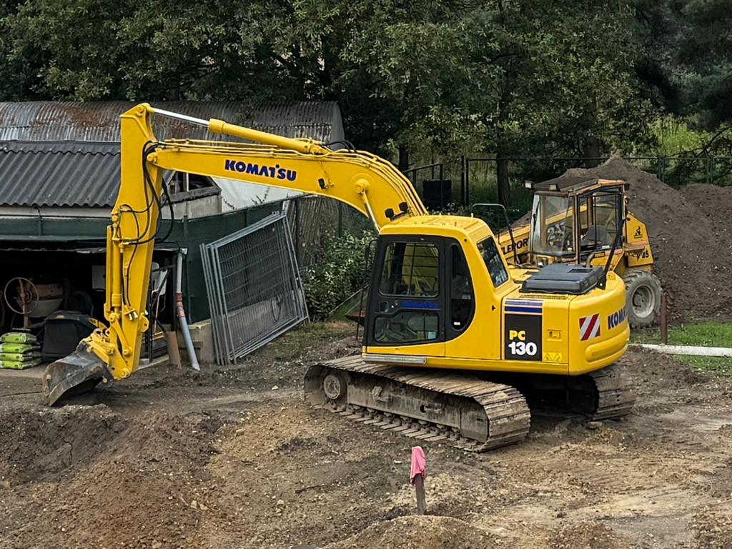 Privé : grue Komatsu de 13 tonnes 5600h !, Enlèvement, Grue