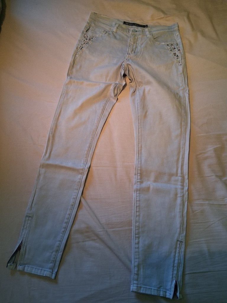 lichte blauwe jeans met versiering - maat 27, Vêtements | Femmes, Jeans, Bleu, Geisha, Enlèvement ou Envoi, Comme neuf