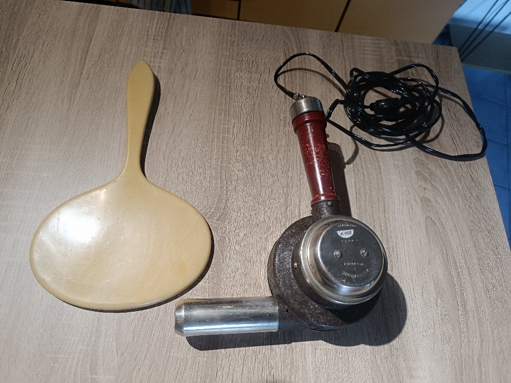Ancien sèche-cheveux + miroir en "bakélite" (?), Antiquités & Art, Enlèvement ou Envoi