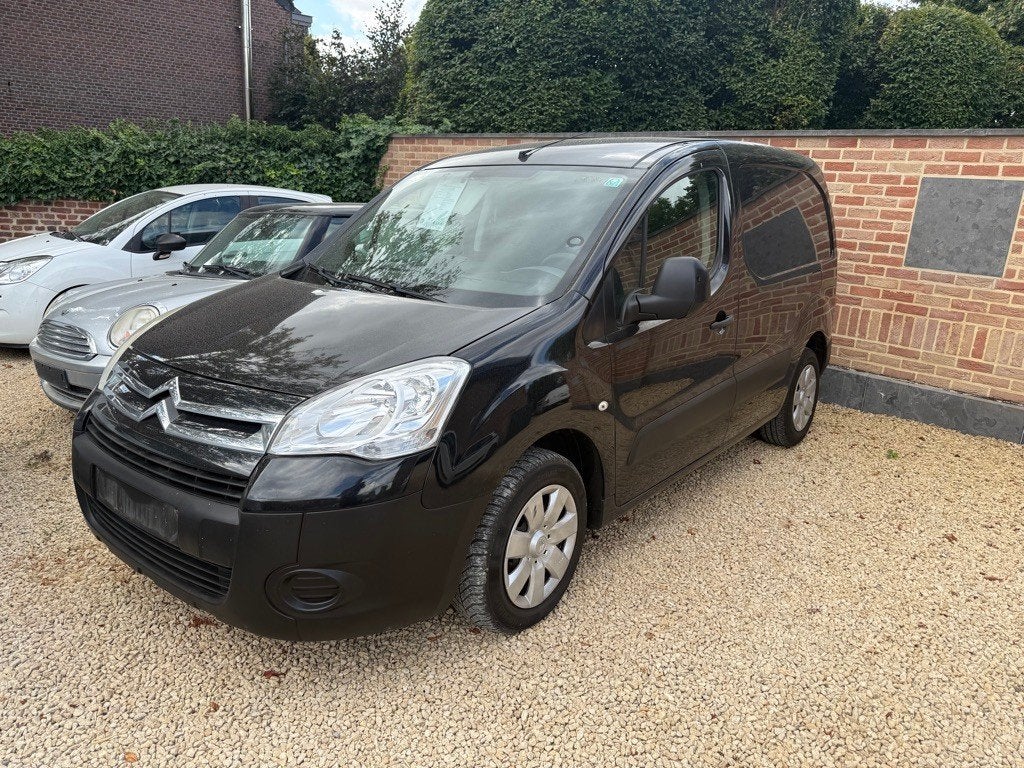 CITROEN BERLINGO 1600 HDI UTILITAIRE 182500 KM AIRCO, Autos, Achat, Boîte manuelle, Entretenue par le concessionnaire, Noir