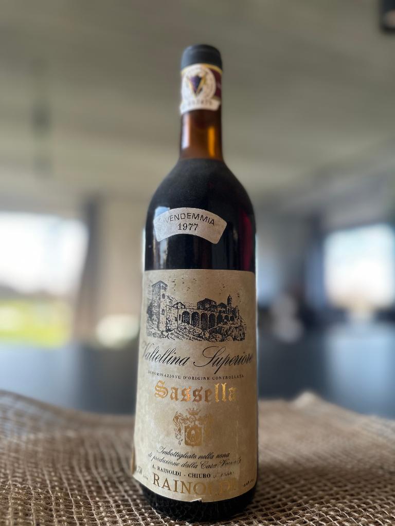 2 bouteilles de collection – Riesling 1989 & Sassella 1977, Collections, Neuf, Enlèvement ou Envoi, Pleine, Vin rouge