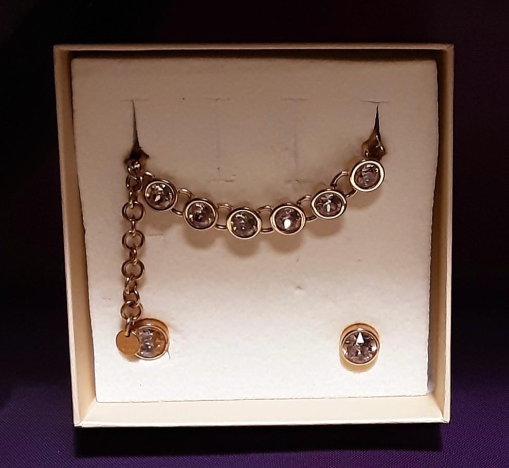 Swarovski armband met oorringen Dyrberg, Verzamelen, Swarovski, Ophalen of Verzenden, Zo goed als nieuw, Sieraad of Horloge