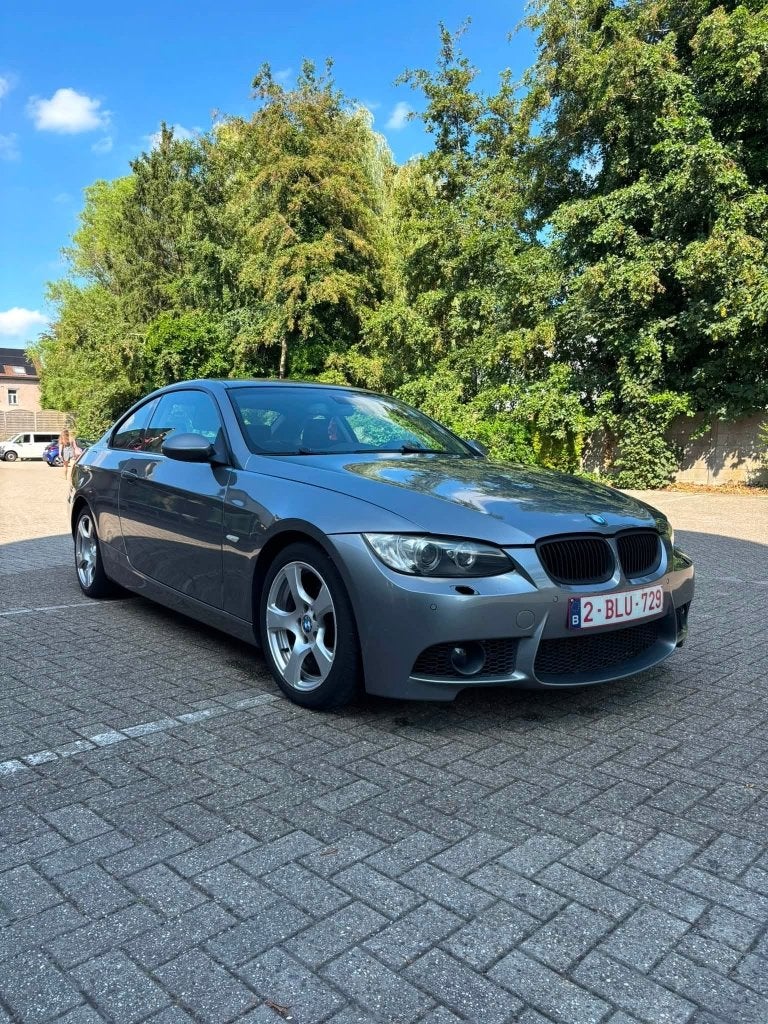 BMW SERIE 3 coupé E92, Autos, BMW, Cuir, Achat, Boîte manuelle, Noir