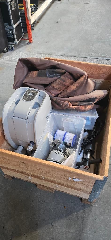 Bestway Lay-Z-Spa Helsinki opblaasbare jacuzzi, Tuin en Terras, Ophalen, Zo goed als nieuw, Filter, Opblaasbaar