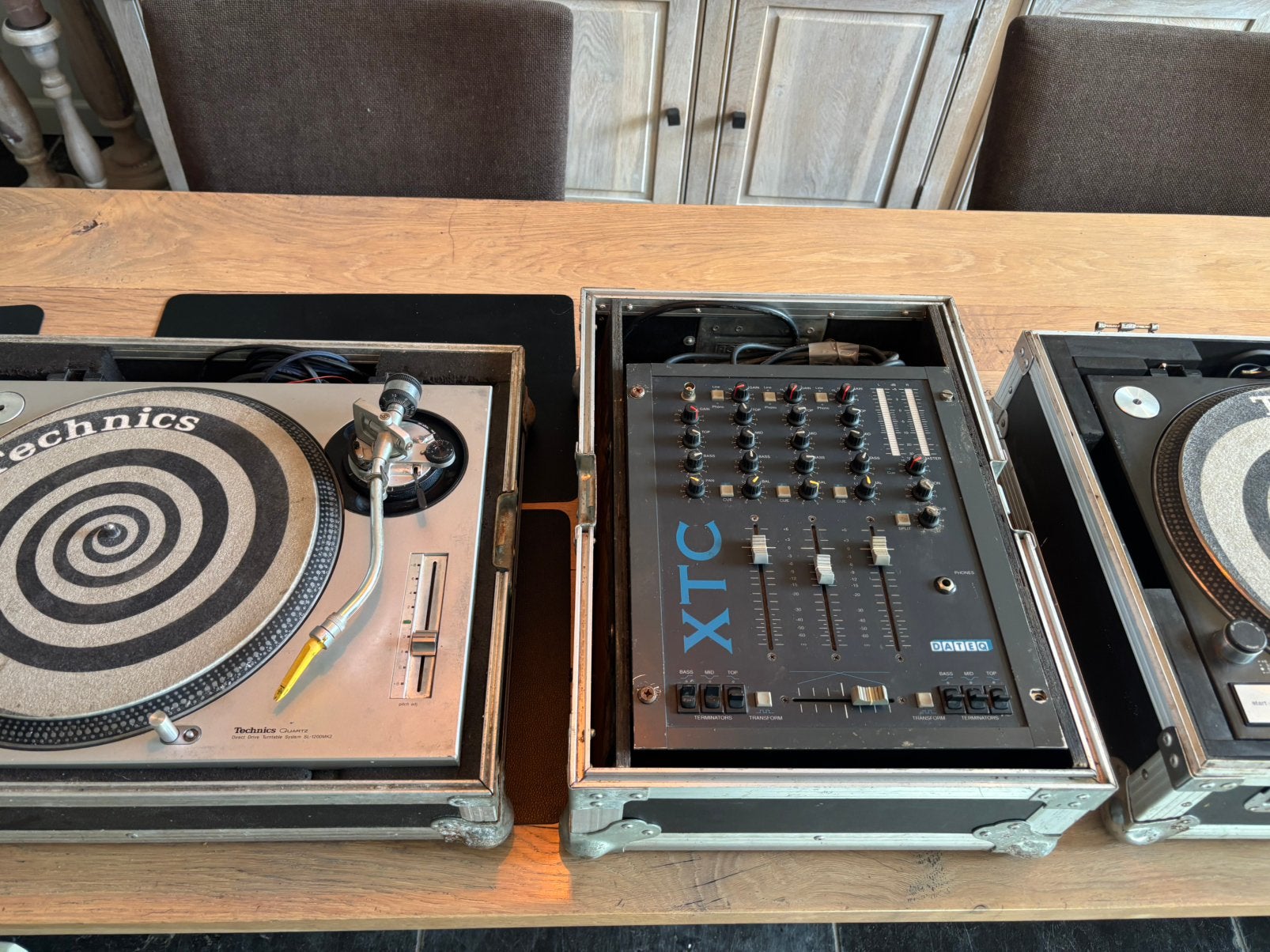 2x technics draaitafels 1 x Dateq xtc mengpaneel, Muziek en Instrumenten, Ophalen of Verzenden, Gebruikt, Dj-set, Technics